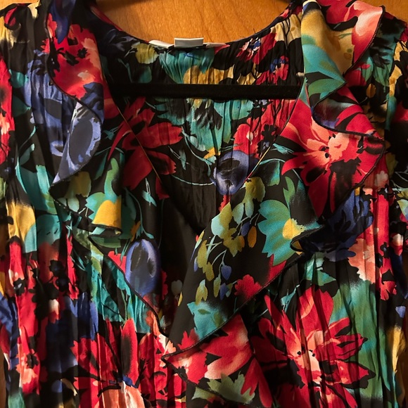 Patterned Frilly Blouse - Picture 2 of 4